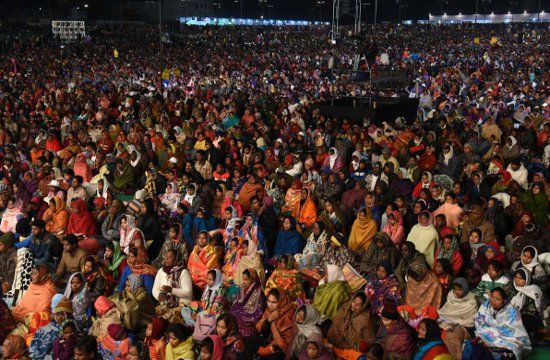 rush of people in Ambikapur जानिए ऐसा शहर जिसकी जनसंख्या एक दिन में सवा Lakh से बढ़कर हो गई 3 लाख