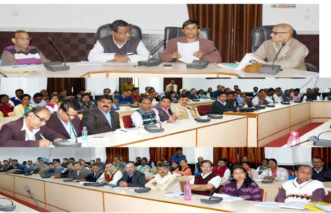Patwari training selection exam preparation meetin पटवारी प्रशिक्षण चयन परीक्षा की तैयारियों की समीक्षा