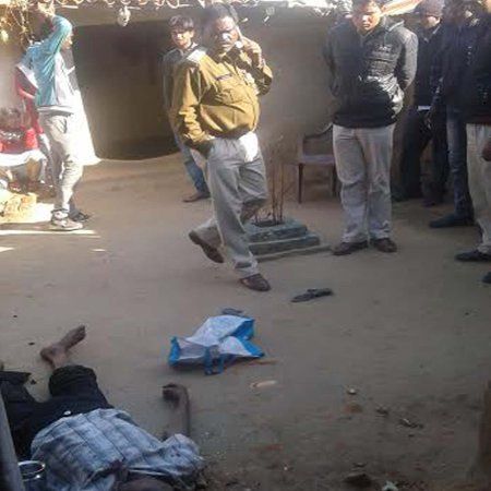 body in courtyard बेटी पका रही थी खाना, इधर घर में दिनदहाड़े हो गई पिता की हत्या