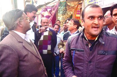 ratlam पार्किंग की जगह दुकानें, नियम तोड़कर किया निर्माण