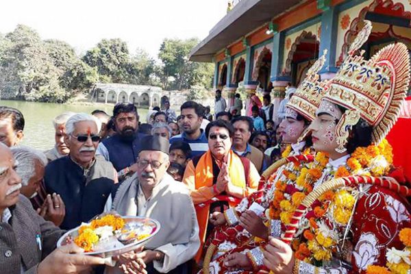 baarat दूल्हा बन शहर में निकले शिव, भूत प्रेत बने बाराती