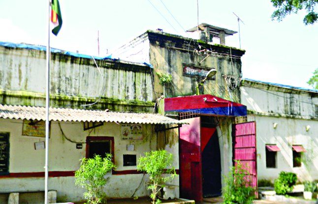 Accused of rape sent to jail doctor father and h दुष्कर्म के आरोपी डॉक्टर पिता और उसके पुत्र को भेजा जेल