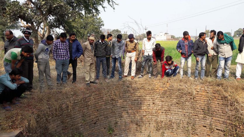 Rescue operations ग्रामीणों ने रेस्क्यू ऑपरेशन कर मवेशियों को बचाया