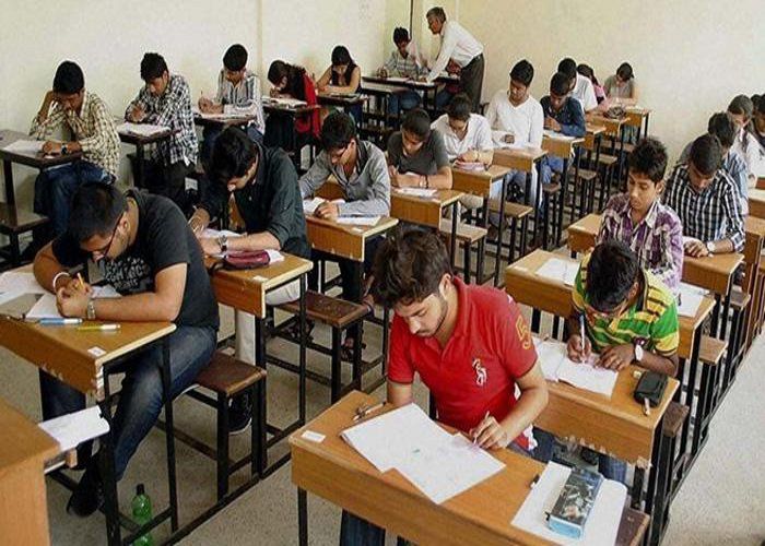 neet attempt अब 3 बार ही दे पाएंगे नीट, अनारक्षित छात्रों के लिए 25 साल हुई ऐज लिमिट