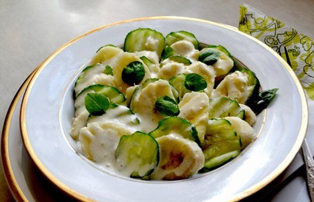 Banana Cucumber salad यह चीज खाने से अंदर चला जाएगा आपका पेट, आपको मिलेगी फ्लैट टमी
