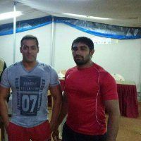 Rahul Patel with Salman Khan. फिल्म सुल्तान में सलमान से कुश्ती लडऩे वाले राहुल आएंगे बैतूल