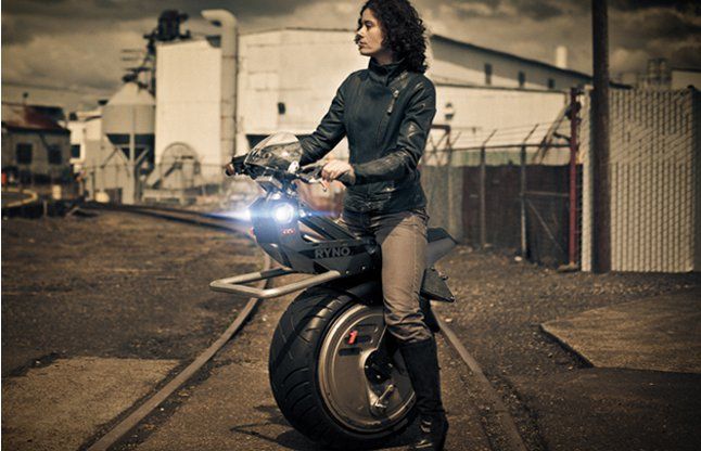 one wheel bike आ गई एक पहिए वाली बाइक, वीडियो देखकर हैरान रह जाएंगे