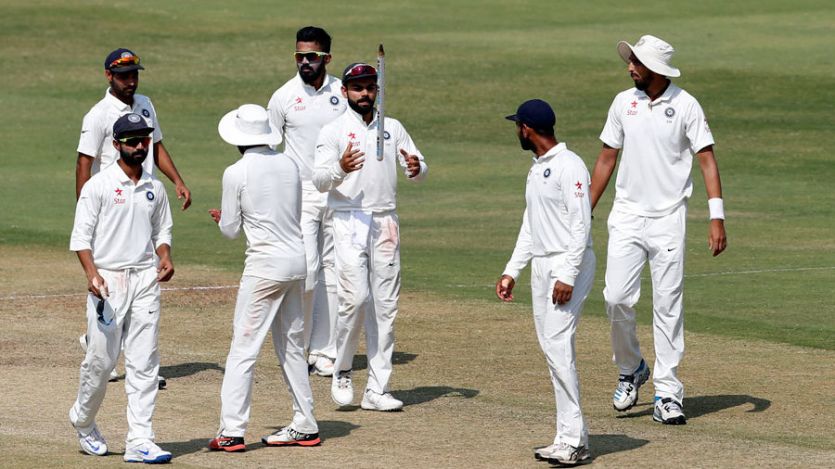 team india captain virat kohli goes for drs for ba पहला टेस्ट जीतते ही करोड़पति बनेगी भारतीय टीम