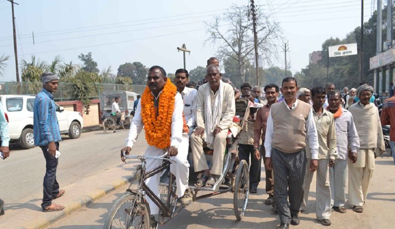 Candidate नामांकन में लगे नारे, 30 लोगों ने किया पर्चा दाखिल