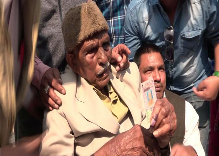 Jurriyt Hussain 115 वर्षीय जुर्रियत हुसैन के जज्बे को सलाम, वोट डाल बोले- जरूर करें मतदान