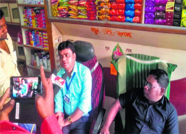 Tikamgarh news in hindi, madhya pradesh news in hi रिकॉर्ड के साथ पेटी भी कर दी सील