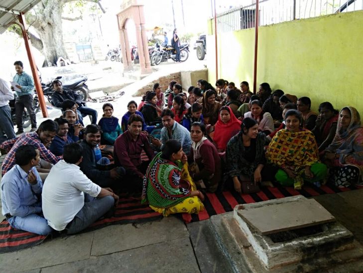 Contract health workers strike वार्डबॉय के भरोसे कंट्रोल रूम