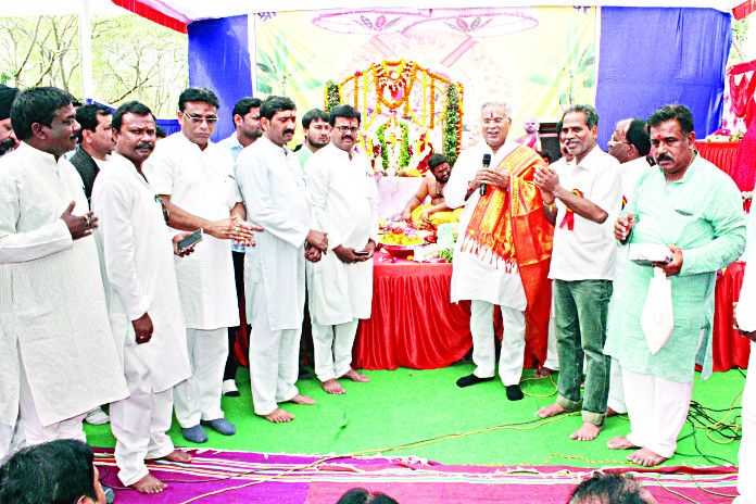 Puja बालाजी के दर्शन करना मेरा बड़ा सौभाग्य समाज को जोडऩा सराहनीय कदम - भूपेश