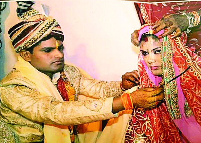 wife wants divorce पांच साल पहले हुई थी शादी, पत्नी की लगी नौकरी तो पति से मांगा तलाक