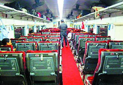 Bhopal Bhopal's कोच फैक्ट्री में तैयार देश का पहला चेयरकार मॉडल रैक