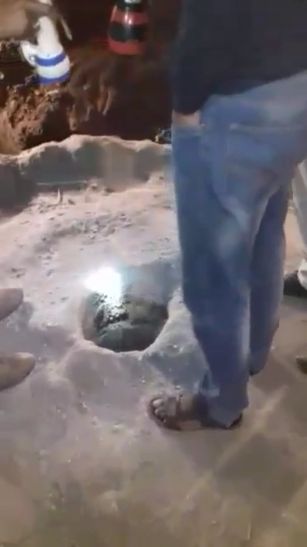 singrauli news मां की आंखों के सामने 27 फीट गहरे बोरवेल में गिरा एक साल का मासूम