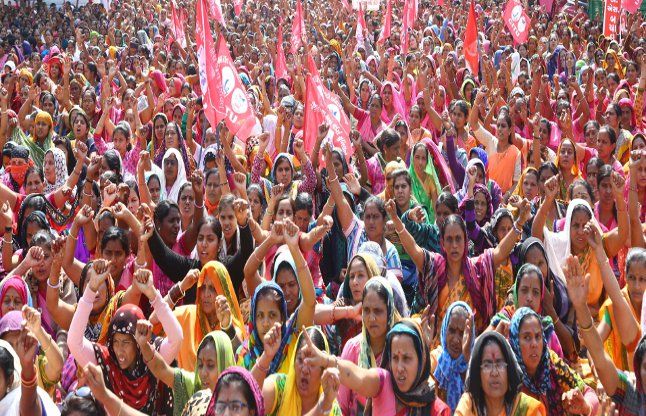 ahmedabad प्रदेश में हड़ताल पर उतरीं आंगनवाड़ी एवं आशा वर्कर