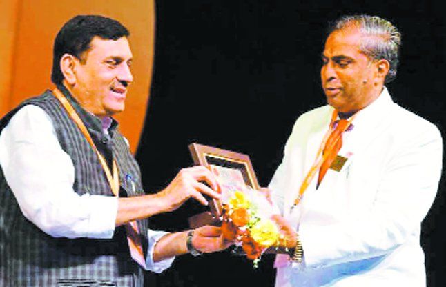 surat सूरत इकाई का जयपुर में सम्मान