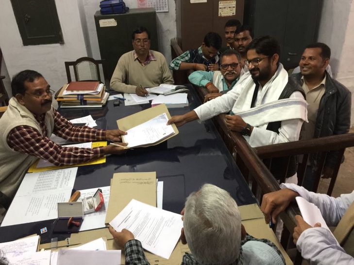 suheb ansari, Breaking अंसारी बंधुओं को झटका, बेटे सुहेब ने इस चर्चित सीट पर किया निर्दल नामांकन