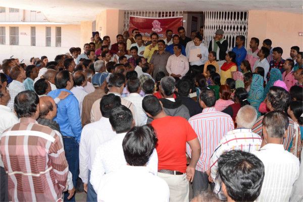 Vikram University was halted Work, student upset क्या हुआ जो ठप्प रहा विक्रम विवि में कामकाज, परेशान हुए विद्यार्थी