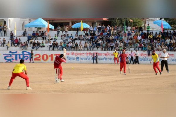 firozia trophy cricket competition in ujjain फिरोजिया ट्रॉफी: पुणे और इंदौर पर हावी रही पंचम गणेश