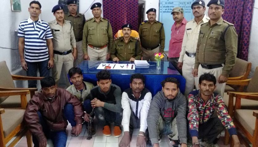 gdr 1 घातक हथियार लेकर घूम रहे थे बदमाश, यह ट्रेन थी निशाने पर