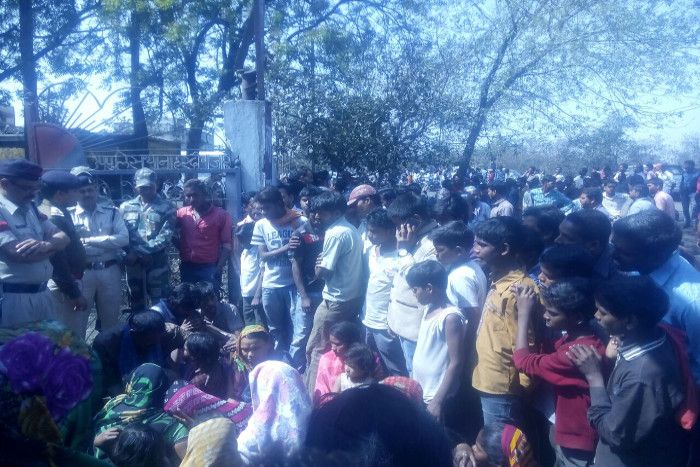 theft accused suicide in police custody चोरी के आरोपी ने पुलिस चौकी में किया सुसाइड, प्रभारी समेत 5 सस्पेंड