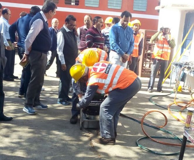 railway अफसरों ने पूछा, दुर्घटना पर कैसे लगाओगे लाल सिग्नल
