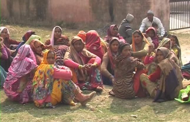 crime VIDEO: पति ने अपने 2 बेटों सहित पत्नी को दिया जहर, तीनों की मौत