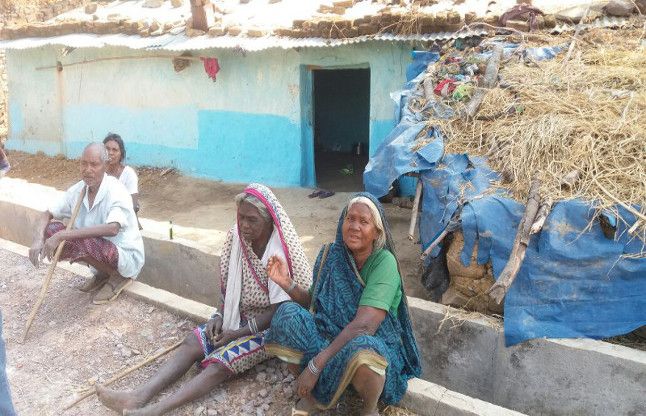 80 per cent of the rural out, are deserted Uslapur बाहर गए 80 फीसदी ग्रामीण, वीरान हो रहा उसलापुर