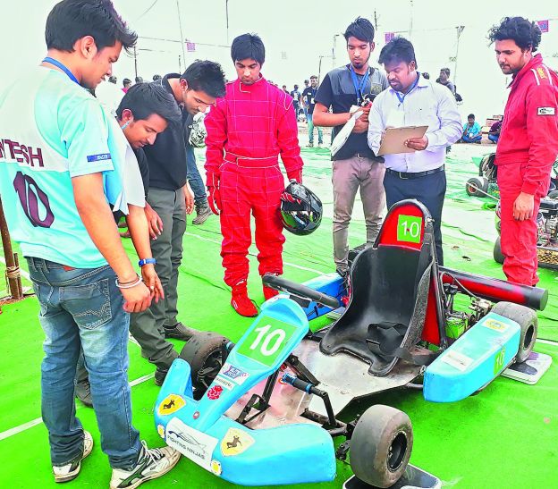 Racing सिंगल सीटर में 208 सीसी इंजन की रफ्तार, ऐसा है रेसिंग का यूथ में क्रेज़