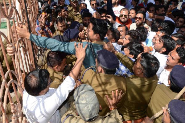 Corruption and irregularities of NSUI Hllabol भ्रष्टाचार और अनियमितताओं के खिलाफ एनएसयूआई का हल्लाबोल