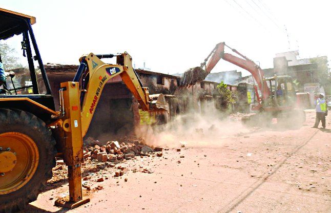Action is not illegal encroachment of influential रसूखदारों के अवैध कब्जों पर नहीं हो रही कार्रवाई