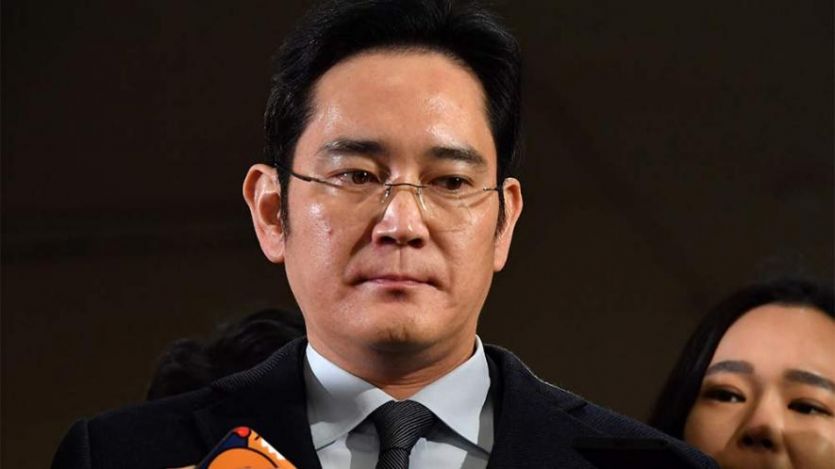 samsung chief arrested सैमसंग के चीफ गिरफ्तार, राष्ट्रपति को रिश्वत देने का अारोप