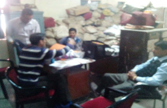 bribe अपने ही विभाग के कर्मचारी से रिश्वत ले रहा था बाबू, लोकायुक्त ने पकड़ा