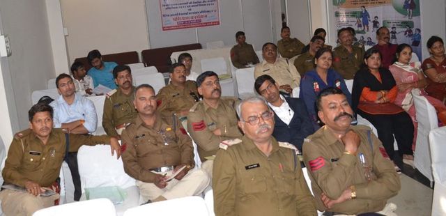 mandsaur news 12 तीतर ले जाते हुए दो लोगों को किया गिरफ्तार