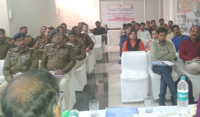 mandsaur news 'माता-पिता की सतर्कता एवं जागरूकता से ही शोषित होने से बच सकता है बचपन