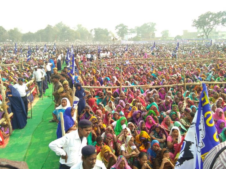 maya rally मंच से मायावती का बड़ा हमला, कहा- यहां की भीड़ देख लें तो मोदी को नींद नहीं आयेगी