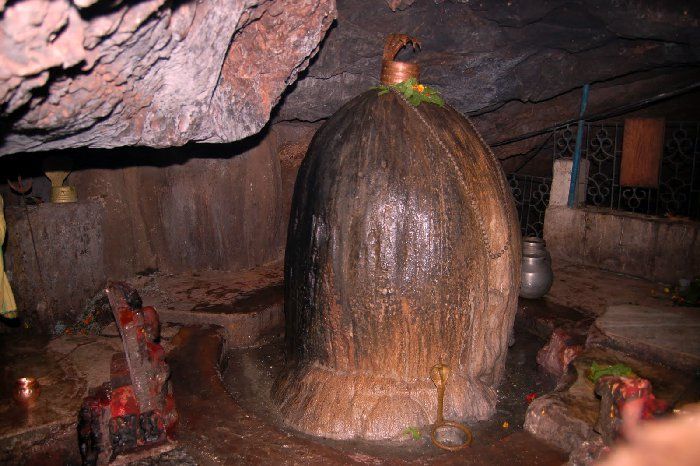 shivling यहां नर्मदा तट पर हैं स्वयंसिद्ध 12 शिवलिंग, जानिए इनका रहस्य