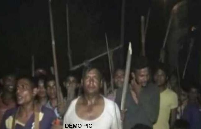 villagers दहशत के साये में जी रहे हैं यहां के ग्रामीण, देखें VIDEO