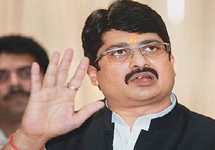 Allegation on Raja Bhaiya बाहुबली राजा भइया के करीबी ने दी बसपा प्रत्याशी को जान से मारने की धमकी, आरोप