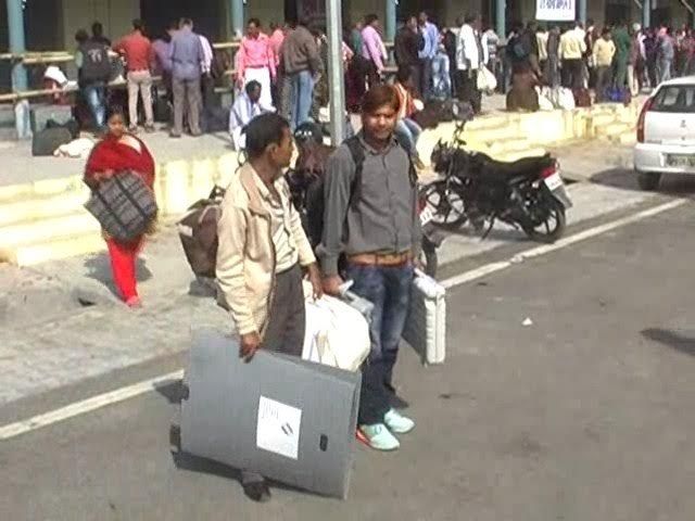 Political News चौथा चरण: पोलिंग पार्टियाँ रवाना, मतदान 23 को