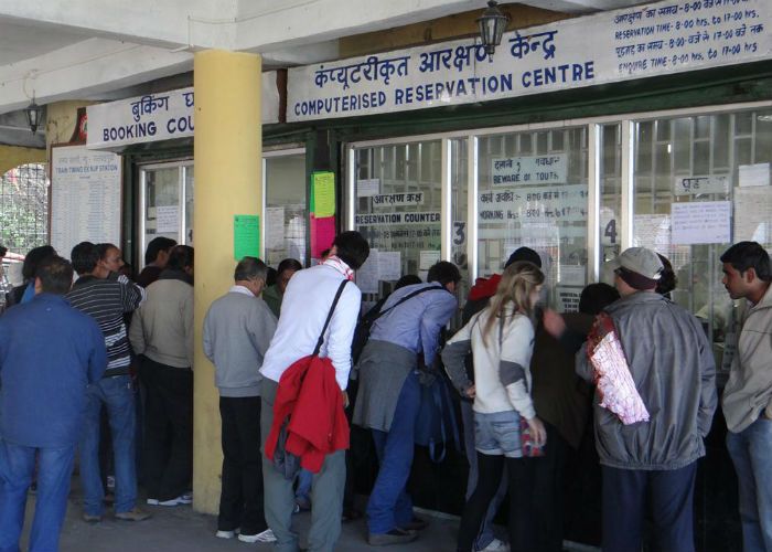 reserve tickets counter आई और ई टिकटों में सर्विस टैक्स छूट की अवधि 30 जून तक बढ़ी