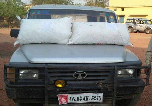 sumo seized with marijuana Jungle में लावारिस खड़ी थी सूमो, भीतर झांक कर देखा तो पुलिस के उड़े होश