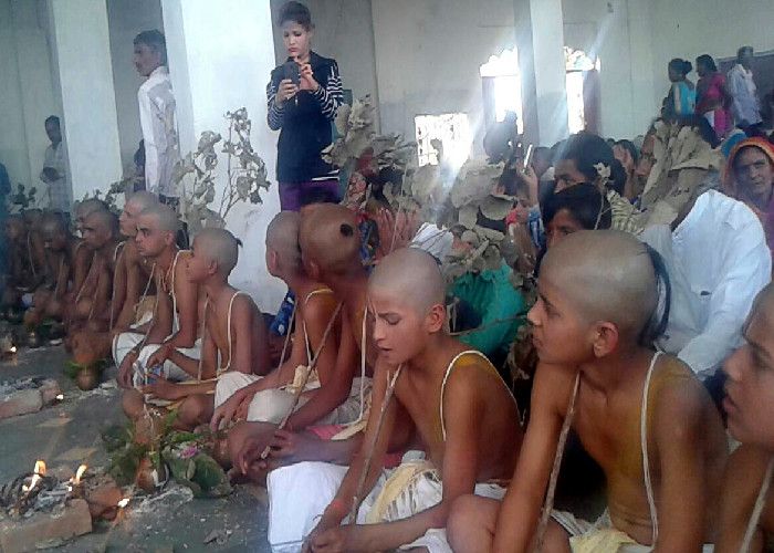 35 Brahmins hold children in Janeu 35 बालकों ने धारण किया जनेऊ, लिया ये संकल्प