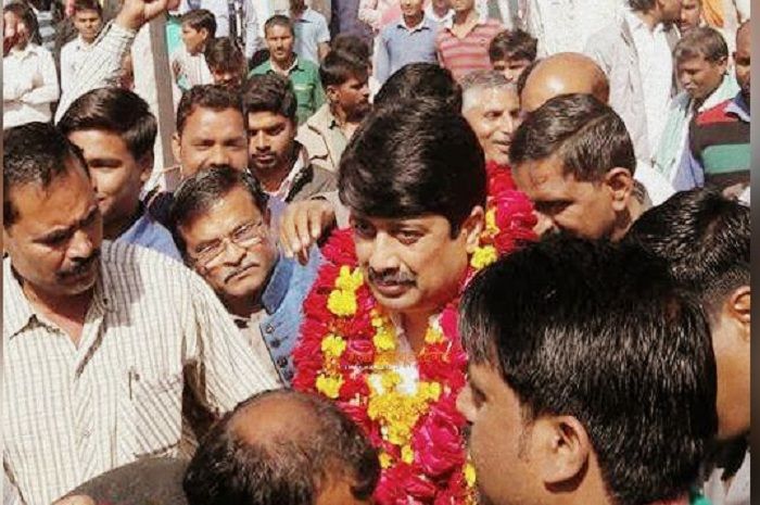 Raja Bhaiya win सुनो, कह देना राजा भइया एक लाख से चुनाव जीत गए हैं