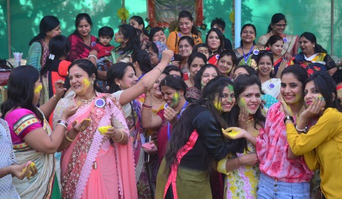 Khandwa Holi Love Story. होली में बालों व त्वचा का नुकसान न होने दें