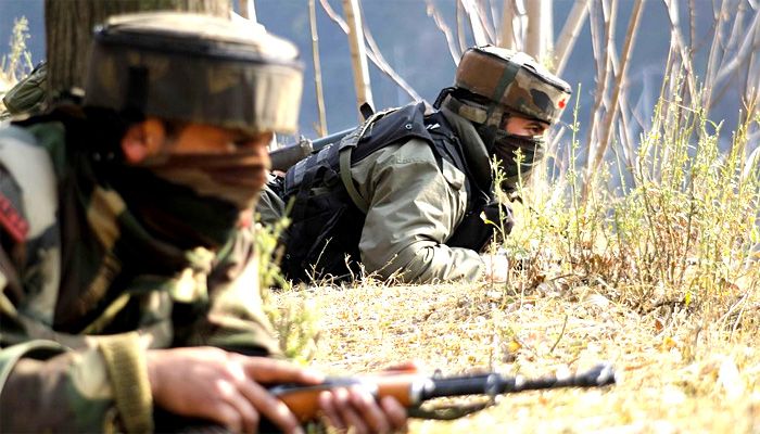 LoC पाक सैनिकों ने किया संघर्ष विराम का उल्लंघन; LOC पर की गोलीबारी