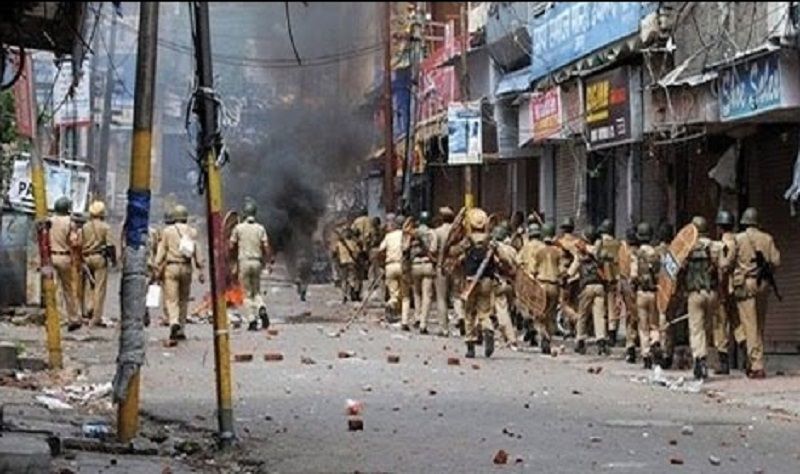 violence होली में हुड़दंग को लेकर दो पक्षों में हुआ बवाल, चले ईंट-पत्थर- पुलिस बल तैनात