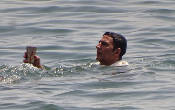 Akshey Kumar in maheshwar for padman पैडमैन में दिखेगा असली महेश्वर, अक्षय का नाम होगा 'लक्ष्मीकांत चौहान'